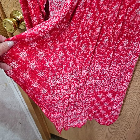 LuLaRoe Shirley~Red Floral - Picture 4 of 4